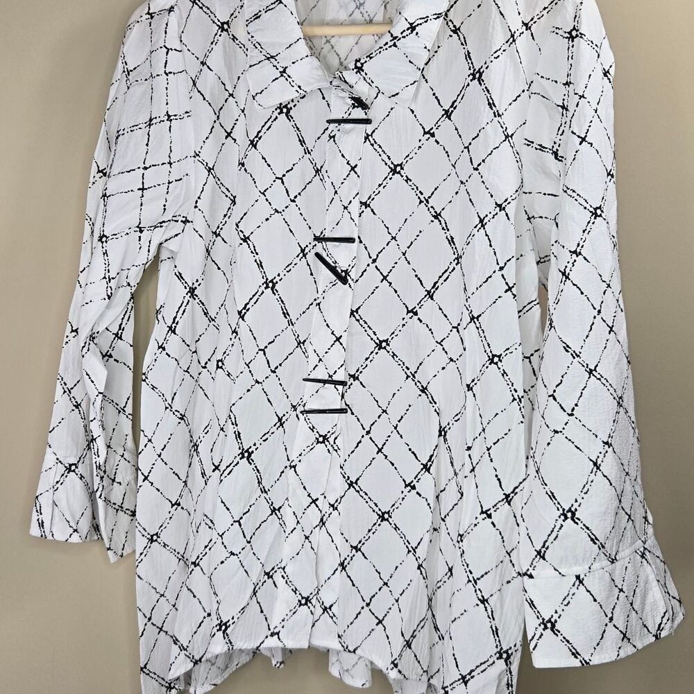 Habitat Women's White T-shirt